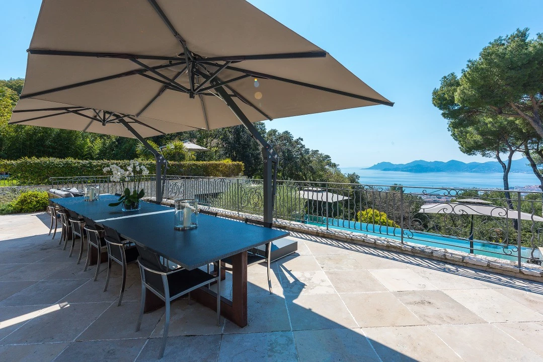 1680593635-Luxury Real estate rent Cannes villa Mosaique dininng room outside private chef.webp